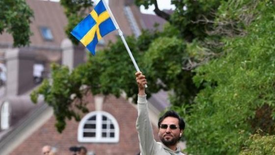 إليك حقيقة ترحيل سلوان موميكا من السويد من قبل محكمة الهجرة.. تفاصيل كاملة