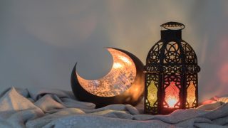 رسائل واتس اب للتهنئة بمناسبة شهر رمضان للأهل والأصدقاء.. أجمل المعايدات